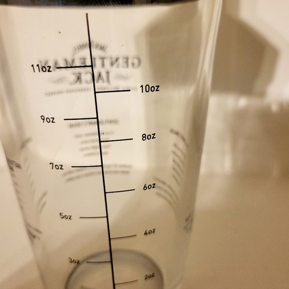 Gentlemen Jack Glass Shaker - Picture 4 of 6